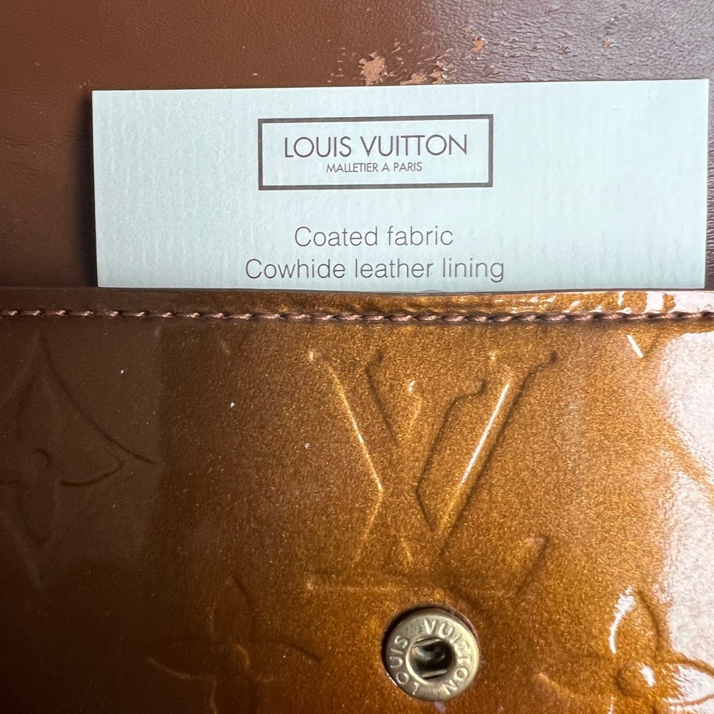 Louis Vuitton Bronze Brown Vernis Elise wallet. - Picture 11 of 12